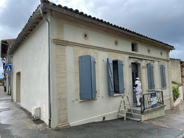 Rénovation de façades d'une ancienne maison de village à Pechbonnieu